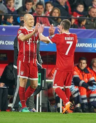 Arjen ROBBEN, FCB 10 Franck RIBERY, FCB 7 Einwechslung, Auswechslung, Wechsel, Spielerwechsel FC SEVILLA - FC BAYERN MUENCHEN 1-2 Viertelfinale Hinspiel, Fussball UEFA Champions League, Sevilla, Spanien 03.04.2018 CL Saison 2017 2018, FCB,