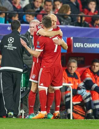 Arjen ROBBEN, FCB 10 Franck RIBERY, FCB 7 Einwechslung, Auswechslung, Wechsel, Spielerwechsel FC SEVILLA - FC BAYERN MUENCHEN 1-2 Viertelfinale Hinspiel, Fussball UEFA Champions League, Sevilla, Spanien 03.04.2018 CL Saison 2017 2018, FCB,