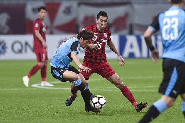 SHANGHAI, CHINA - APRIL 04: Odil Ahmedov 25 of Shanghai SIPG follows the ball during AFC Champions League Group F match between Shanghai SIPG and Kawasaki Frontale at the Shanghai Stadium on April 4, 2018 in Shanghai, China.  Copyright: xVCGx CFP111149484919 