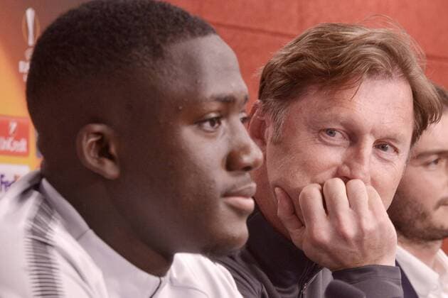 Fußball-Europa League 2017 18, Pressekonferenz vor RB Leipzig - Olympique Marseille (04.04.2018 Spiel am 05.04.2018) RB-Leipzig-Trainer Ralph Hasenhüttl (re.) und Abwehrspieler Ibrahima Konaté (li.) Leipzig Sachsen Deutschland