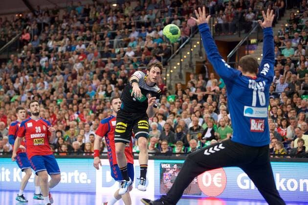 Handball Leipzig 04.04.2018 Länderspiel DHB Testspiel Deutschland (GER) - Serbien (SRB) Uwe Gensheimer (Deutschland, No.03) Vladimir Cupara (Serbien, No.76)
