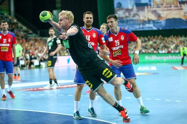 Deutschland - Serbien Handball Leipzig, 04.04.2018, Arena Leipzig, Handball, Länderspiel, Männer, Deutschland - Serbien , Im Bild v.l.: Patrick Wiencek (7, Deutschland), Bogdan Radivojević (14, Serbien) und Nemanja Zelenović (25, Serbien) ,