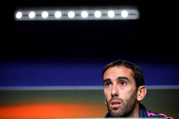 Atletico Madrid s Uruguayan defender Diego Godin attends a press conference PK Pressekonferenz in Madrid, Spain, 04 April 2018. Atletico Madrid will face Sporting in a UEFA Europa League quarter final first leg soccer match on 05 April at Wanda Metropolitano stadium. Atletico Madrid s presser !ACHTUNG: NUR REDAKTIONELLE NUTZUNG!  Copyright: xJUANJOxMARTINx GRAF6136 20180404-636584711301635017