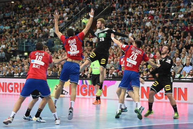 Handball, Herren, Länderspiel in Leipzig, Saison 2017 18, Deutschland - Serbien, Vladimir Jevtic (Nr. 18, Serbien) , Andrija Madjar (Nr. 35, Serbien) , Philipp Weber (Nr. 20, Deutschland), Nemanja Zelenovic (Nr. 25, Serbien), Jannik Kohlbacher (Nr. 48, Deutschland), 04.04.18, Copyright: xMichaelxHundtx xMatthiasxKochx