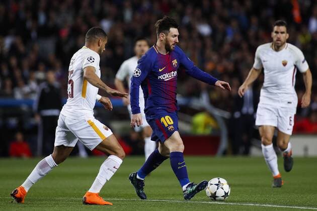 4th April 2018, Camp Nou, Barcelona, Spain; UEFA Champions League football, quarter final 1st leg, Barcelona versus AS Roma; Leo Messi of FC Barcelona Barca takes on Bruno Peres of AS Roma& x2009;  ActionPlus12008357