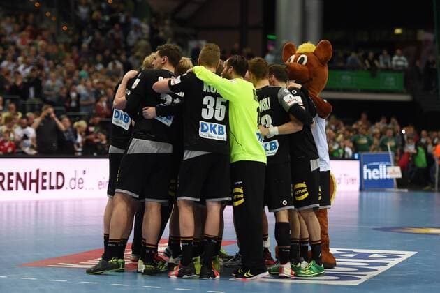 Handball, Herren, Länderspiel in Leipzig, Saison 2017 18, Deutschland - Serbien, Jubel nach dem Abpfiff bei der deutschen Nationalmannschaft, 04.04.18, Copyright: xMichaelxHundtx xMatthiasxKochx