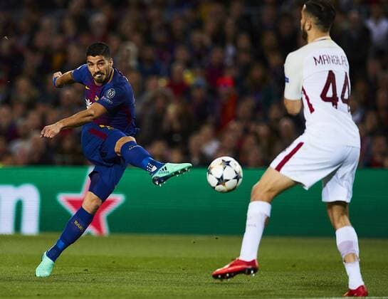 04.04.2018, xslx, Fussball Champions League Viertelfinale, FC Barcelona Barca - AS Roma, emspor v.l. Luis Suarez (FC Barcelona), Kostas Manolas (AS Roma) Barcelona