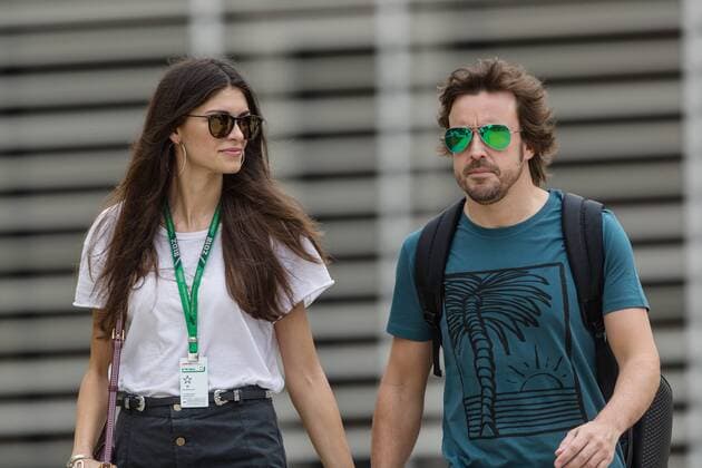 Fernando Alonso (McLaren Honda) mit Freundin Linda Morselli, Grosser Preis von Bahrain 2018, Rennen, Motorsport, Formel 1, 05.04.2018, Sachir Copyright: xEIBNER Illmannx EP_EER