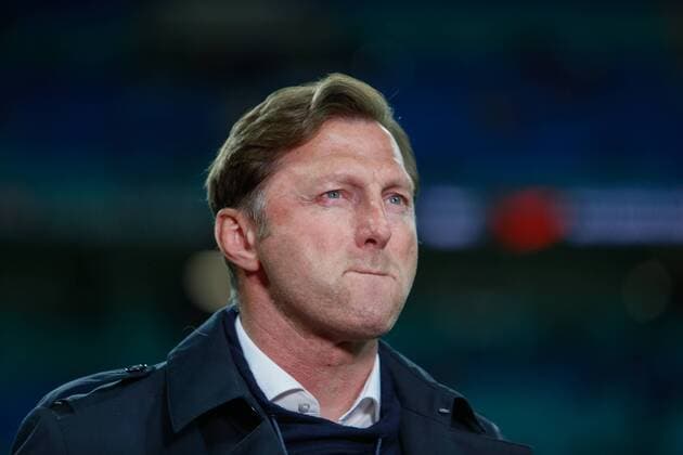 05.04.2018, xtgx, Fussball UEFA Europa League, RB Leipzig - Olympique Marseille, emspor, v.l. Ralph Hasenhüttl (Leipzig, Trainer) Portrait, Porträt, Einzelbild nachdenklich, angespannt Leipzig
