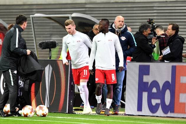 Fussball, Herren, Saison 2017 2018, Europa League (Viertelfinale, Hinspiel), RB Leipzig - Olympique Marseille, Timo Werner (Nr. 11, RB Leipzig) und Naby Keita (Nr. 8, RB Leipzig) kommen zum Erwärmen auf den Platz, 05.04.2018, Copyright: xMatthiasxKochx