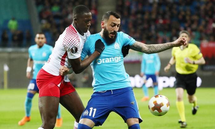 RB Leipzig - Marseille Fussball Euro League Leipzig, 05.04.2018, Red Bull Arena, Fussball, UEFA EURO EM Europameisterschaft Fussball League , Viertelfinale, RB Leipzig vs. Olympique de Marseille , Im Bild v.l.: Ibrahima KonatŽ Konate (6, RB Leipzig) und Konstantinos Mitroglou (11, Marseille). ,