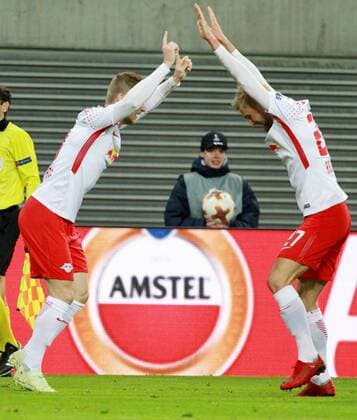 Bilder des Tages - SPORT GER, Europa League, Viertelfinale, RasenBallsport Leipzig vs Besiktas Istanbul 05.04.18 , Leipzig, Red Bull Arena, GER, Saison 2017 2018, UEFA Europa League, Viertelfinale, RasenBallsport Leipzig vs Olympique Marseille im Bild Torjubel Timo Werner und Konrad Laimer (Leipzig) nach dem Tor zum 1:0 durch Timo Werner