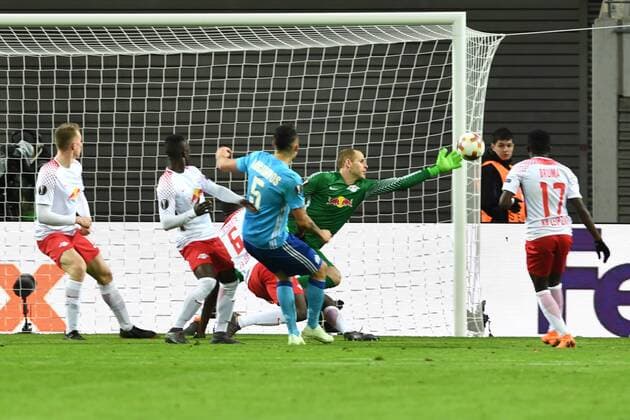 Fussball, Herren, Saison 2017 2018, Europa League (Viertelfinale, Hinspiel), RB Leipzig - Olympique Marseille, Ibrahima Konate (Nr. 6, RB Leipzig). Lucas Ocampos (Nr. 5, Olympique Marseille), TW Peter Gulacsi (Nr. 32, RB Leipzig), 05.04.2018, Copyright: xMatthiasxKochx