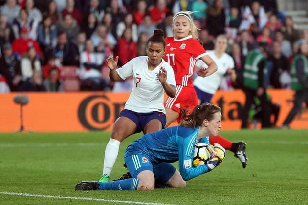 England Women v Wales Women 2019 FIFA Womens World Cup Qualifier Laura O Sullivan of Wales collects the ball safely ahead of Nikita Parris of England during the 2019 FIFA Womens World Cup Qualifying match at the St Mary s Stadium, Southampton Content Not Available For UK Newspapers Copyright: xPaulxChestertonx FIL-11617-0027