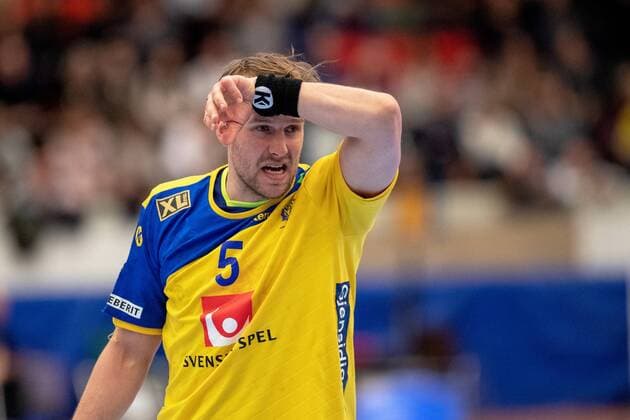 180407 Sveriges Max Darj deppar under landskampen i handboll mellan Sverige och Kroatien den 7 april 2018 i Norrköping. Copyright: JosefinexLoftenius BB180407LO010