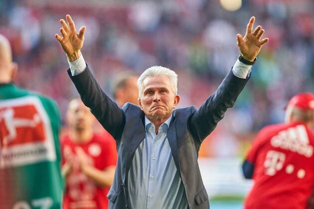 Themen der Woche - SPORT Trainer Cheftrainer Jupp HEYNCKES (FCB) Jubel, jubeln, jubelt, Freude, Emotionen, Feiern, Lachen, jubelt, freuen, reisst die Arme hoch, ballt die Faust FC AUGSBURG - FC BAYERN MUENCHEN Fussball 1. Bundesliga , Augsburg, am 07.04.2018, 29.Spieltag, Saison 2017 2018, 1.Liga, 1.Bundesliga, *** Coach Head Coach Jupp HEYNCKES FCB cheering rejoicing joy emotions celebrate laughter rejoicing joy rips up his arms clenching his fist FC AUGSBURG FC BAVARIA MUENCHEN Soccer 1 Bundesliga Augsburg am 07 04 2018 29 Gameday League Season 2017 2018 1 Liga 1 Bundesliga
