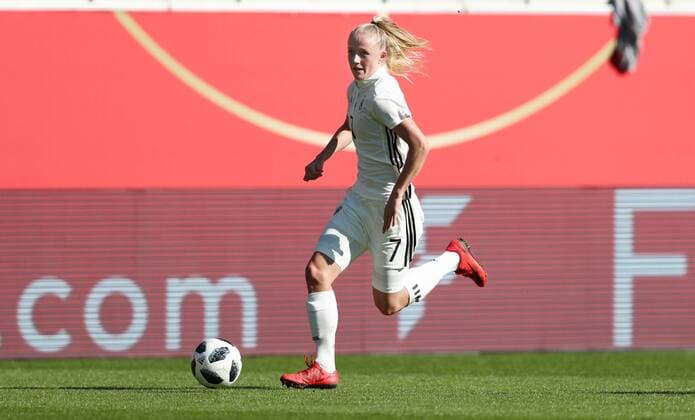 Deutschland - Tschechien Fussball Frauen Halle S., 07.04.2018, Erdgas Sportpark, Fussball, WM - Qualifikation , BR Deutschland (GER) vs. Tschechien (CZE) 4:0 (2:0) , Im Bild: Lea Schüller Schueller (7,GER, Essen) ,
