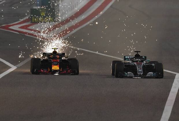 Max Verstappen, Red Bull Racing, Lewis Hamilton; Mercedes Grand Prix, formula 1 GP, Bahrain in Manama Shakir 08.04.2018 Photo:mspb Jerry Andre Max Verstappen, Lewis Hamilton; formula 1 GP, Bahrain 2018