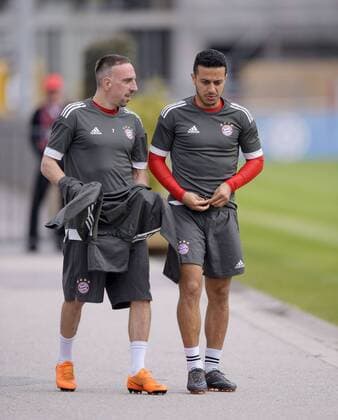 10.4.2018, Fussball Championsleague 2017 2018, FC Bayern München Training an der Säbenerstrasse vor dem Championsleague-Spiel gegen Sevilla. v.li: Franck Ribery (FC Bayern München), Thiago (FC Bayern München).