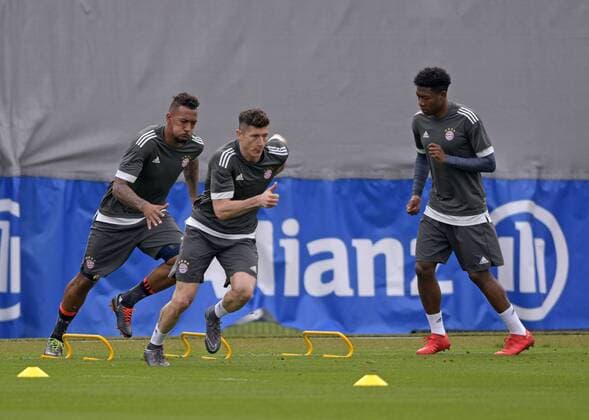 10.4.2018, Fussball Championsleague 2017 2018, FC Bayern München Training an der Säbenerstrasse vor dem Championsleague-Spiel gegen Sevilla. v.li: Jerome Boateng (FC Bayern München), Robert Lewandowski (FC Bayern München), David Alaba (FC Bayern München).
