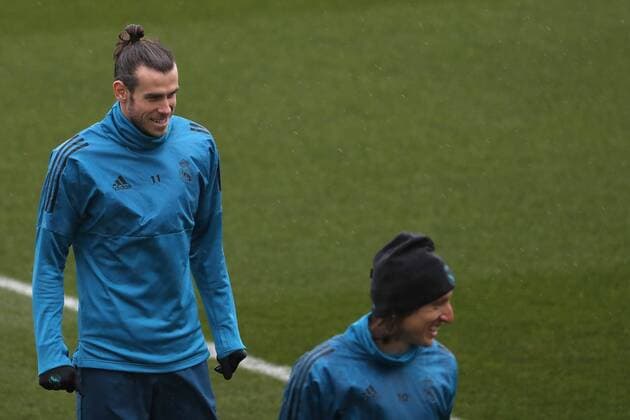 Real Madrid s Croatian midfielder Luka Modric (R) and Welsh winger Gareth Bale take part in a training session at Valdebebas sports facilities in Madrid, Spain, 10 April 2018. Real Madrid will face Juventus in their UEFA Champions League quarter final second leg match on 11 April. Real Madrid training session !ACHTUNG: NUR REDAKTIONELLE NUTZUNG!  Copyright: xJAVIERxLIZÓNx GRAF069 20180410-636589604020088087