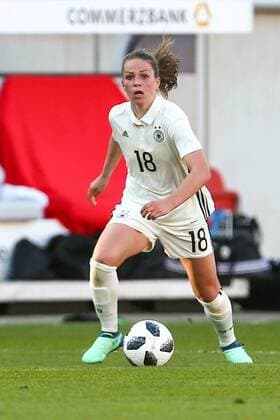 Halle S., 07.04.2018, Erdgas Sportpark, Fussball, WM - Qualifikation , BR Deutschland (GER) vs. Tschechien (CZE) 4:0 (2:0) , Im Bild: Melanie Leupolz (18, GER, B. Muenchen)