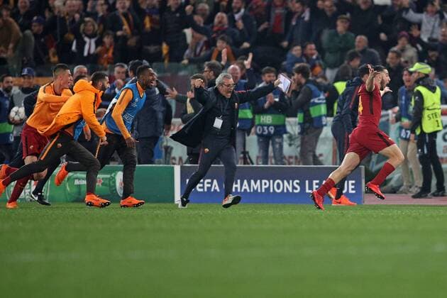 L’esultanza di Kostas Manolas Roma dopo il gol del 3-0 Kostas Manolas celebrates after scoring goal Roma 10-04-2018 Stadio Olimpico Champions League, Quarti di Finale. AS Roma - Barcellona AS Roma - Barcelona Foto Luca Pagliaricci Insidefoto LucaxPagliaricci