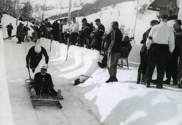 - SANKT MORITZ, SWITZERLAND: (FILE) This file picture dated 02 February 1948 shows the Belgian team in action in the 2-men bobsleigh competition at the Winter Olympic Games Olympische Spiele Olympia OS in Sankt Moritz, Switzerland ARCHIVES Sint Moritz 2 february 1948 OLYMPIC Winter games Winterspiele Spiele Summer games Belgian team in action bob two persons. BELGAxARCHIVES  x32091135x