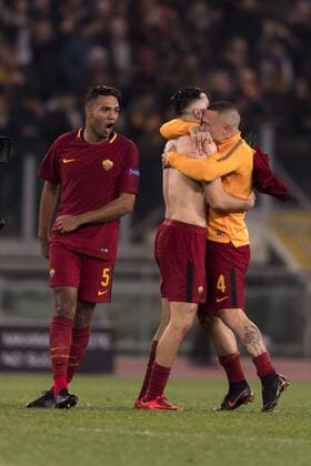 Fußball, CL, AS Rom - FC Barcelona Konstantinos Manolas of Roma and Juan Guilherme Nunes Jesus of Roma and Radja Nainggolan of RomaFinal Joy during the Uefa Champions League Quarter-finals , 2st leg, match between Roma 3-0 Barcelona at Olimpic Stadium on April 10, 2018 in Roma, Italy. Noxthirdxpartyxsales  (75891786)