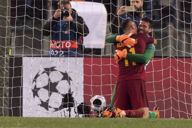 Bilder des Tages - SPORT Fußball, CL, AS Rom bezwingt FC Barcelona Alisson Ramses Becker of Roma and Aleksandar Kolarov of Roma Final Joy during the Uefa Champions League Quarter-finals , 2st leg, match between Roma 3-0 Barcelona at Olimpic Stadium on April 10, 2018 in Roma, Italy. Noxthirdxpartyxsales  (75891801)
