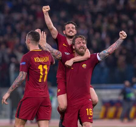 Fußball, CL, AS Rom - FC Barcelona April 10, 2018 - Rome, Italy - The players of Rome celebrate the victory during UEFA Champions League quarter final match between AS Roma and FC Barcelona Barca at Olympic Stadium. UEFA Champions League AS Roma vs FC Barcelona in Rome, Italy - 10 Apr 2018 - ZUMAs197 20180410_zaa_s197_104 Copyright: xErnestoxVicinanzax