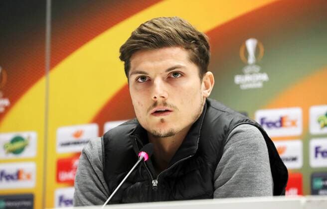 RB Leipzig - Pressekonferenz Fussball Euro League Marseille 11.04.2018, Stade Velodrome, Fussball, UEFA EURO EM Europameisterschaft Fussball League, Viertelfinale , Pressekonferenz von RB Leipzig am Vortag des EL-Spieles Olympique Marseille vs. RB Leipzig. , Im Bild; Marcel Sabitzer (7, RB Leipzig). ,