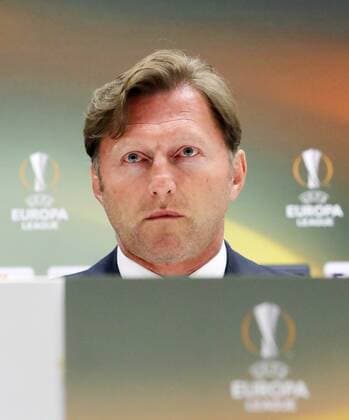 RB Leipzig - Pressekonferenz Fussball Euro League Marseille 11.04.2018, Stade Velodrome, Fussball, UEFA EURO EM Europameisterschaft Fussball League, Viertelfinale , Pressekonferenz von RB Leipzig am Vortag des EL-Spieles Olympique Marseille vs. RB Leipzig. , Im Bild; Trainer Ralph Hasenhüttl Hasenhuettl, RB Leipzig . ,