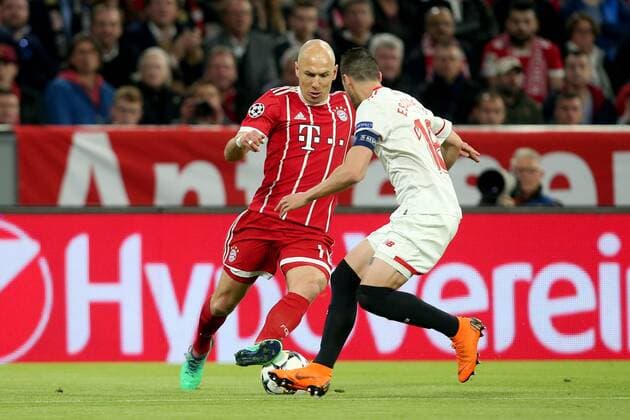 Arjen Robben (FC Bayern Muenchen 10) Sergio Escudero ( FC Sevilla 18 ), FC Bayern Muenchen vs. FC Sevilla, Champions League, Viertelfinale, Fussball, 11.04.2018, Muenchen Copyright: xLanger Eibner-Pressefotox EP_HLR