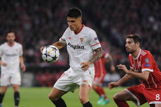 vl Joaquin Correa ( FC Sevilla 11 ) und Javier Martinez (FC Bayern Muenchen) , beim CL-Spiel zwischen FC Bayern Muenchen und FC Sevilla, 11.04.2018, Muenchen Copyright: xStuetzle xEibner-Pressefotox EP_EER