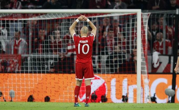 UEFA Champions League, FC Bayern München - Sevilla FC, Viertelfinale Rueckspiel Quarter-Finals 2nd leg, 11.04.2018 in der Allianz Arena, Saison 2017 18, xmdx, Arjen ROBBEN (10, FC Bayern Muenchen) vergibt torchance FC Bayern Muenchen - Sevilla FC