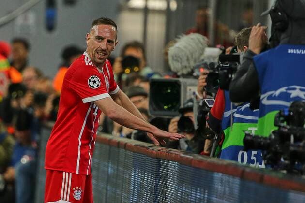 Bilder des Tages - SPORT Muenchen, Deutschland 11.04.2018, UEFA Champions League - 2017 18 Season, Quarter-finals, Second leg, FC Bayern Muenchen - Sevilla FC , Franck Ribery (FCB) schaut ( DeFodi501