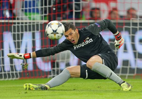 SOCCER - UEFA CL, Bayern vs Sevilla MUNICH,GERMANY,11.APR.18 - SOCCER - UEFA Champions League, quarter finals, FC Bayern Muenchen vs FC Sevilla. Image shows David Soria (Sevilla). GEPAxpictures xThomasxBachun