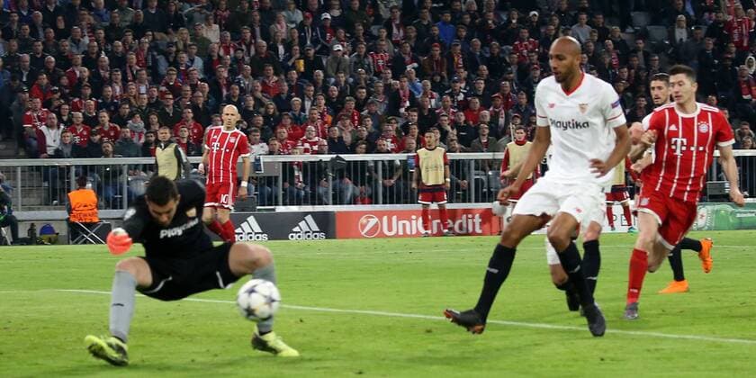 UEFA Champions League, FC Bayern München - Sevilla FC, Viertelfinale Rueckspiel Quarter-Finals 2nd leg, 11.04.2018 in der Allianz Arena, Saison 2017 18, xmdx, David SORIA (13, Goalkeeper, Sevilla FC) FC Bayern Muenchen - Sevilla FC