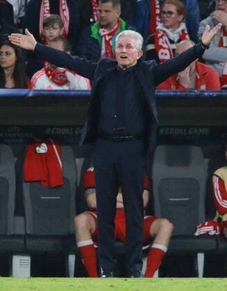 Trainer Jupp Heynckes (FC Bayern) gestikuliert Fussball UEFA Champions League FC Bayern München - Sevilla FC 11.04.2018
