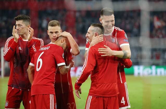 UEFA Champions League, FC Bayern München - Sevilla FC, Viertelfinale Rueckspiel Quarter-Finals 2nd leg, 11.04.2018 in der Allianz Arena, Saison 2017 18, xmdx, 0-0 Endstand, Freude beim FC Bayern München zum Einzug ins Halbfinale, FC Bayern Muenchen - Sevilla FC