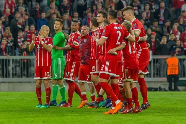 Muenchen, Deutschland 11.04.2018, UEFA Champions League - 2017 18 Season, Quarter-finals, Second leg, FC Bayern Muenchen - Sevilla FC , Bayern schlussjubel ( DeFodi048