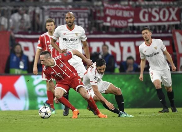 Franck Ribery FC Bayern München am Ball FC Bayern München FCB vs FC Sevilla UEFA Champions-League CL Viertelfinale Rückspiel Spiel 2 Saison 2017 2018 München Allianz Arena 11.04.2018 FC Bayern München FCB vs FC Sevilla