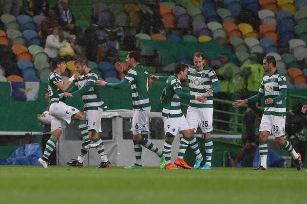 April 12, 2018 - Lisbon, Portugal - Sporting s forward Fredy Montero from Colombia (40) celebrates with teammates after scoring during the UEFA Europa League second leg football match Sporting CP vs Atletico Madrid at Alvalade stadium in Lisbon, on April 12, 2018. UEFA Europa League second leg football match Sporting CP vs Atletico Madrid - ZUMAf123 20180412_zap_f123_004 Copyright: xPedroxFiuzax