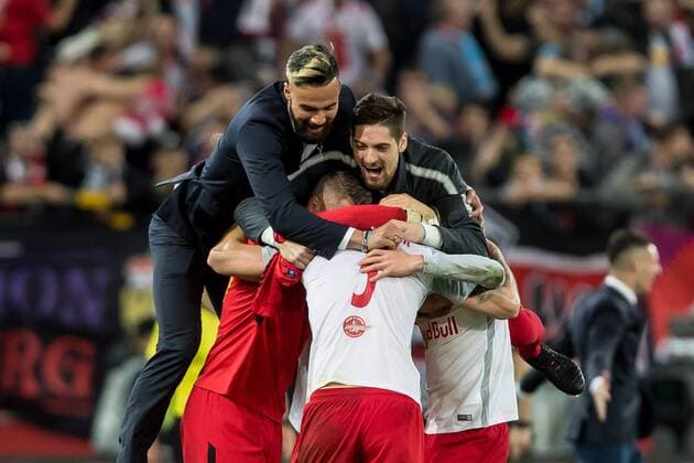 Bilder des Tages - SPORT Salzburg, Oesterreich 12.04.2018, UEFA Europa League - 2017 18 Season, Quarter-finals, Second leg, Red Bull Salzburg - Lazio Rom, Salzburg schlussjubel ( DeFodi507