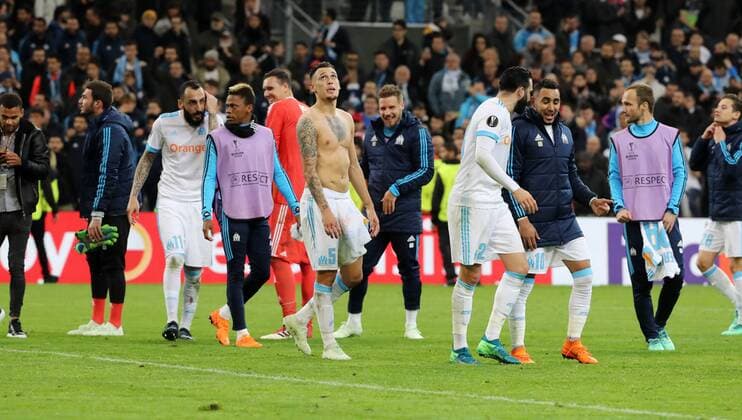 Marseille - RB Leipzig Fussball Euro League Marseille 12.04.2018, Stade Velodrome, Fussball, UEFA EURO EM Europameisterschaft Fussball League, Viertelfinale, Rückspiel , Olympique Marseille vs. RB Leipzig 5:2 (3:1) , Im Bild; LDie Mannsachaft vion Marseilles nach dem Erfolg. ,