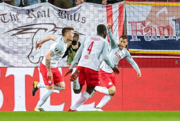 12.04.2018, Red Bull Arena, Salzburg, AUT, UEFA EL, FC Salzburg vs SS Lazio Roma, Viertelfinale, Rueckspiel, im Bild Torjubel zum 4:1 durch Stefan Lainer (FC Salzburg) during the UEFA Europa League Quaterfinal, 2nd Leg Match between FC Salzburg and SS Lazio Roma at the Red Bull Arena in Salzburg, Austria on 2018 04 12. Salzburg