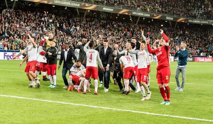 12.04.2018, Red Bull Arena, Salzburg, AUT, UEFA EL, FC Salzburg vs SS Lazio Roma, Viertelfinale, Rueckspiel, im Bild die Mannschaft jubelt ueber den Aufstieg ins Halbfinale during the UEFA Europa League Quaterfinal, 2nd Leg Match between FC Salzburg and SS Lazio Roma at the Red Bull Arena in Salzburg, Austria on 2018 04 12. Salzburg