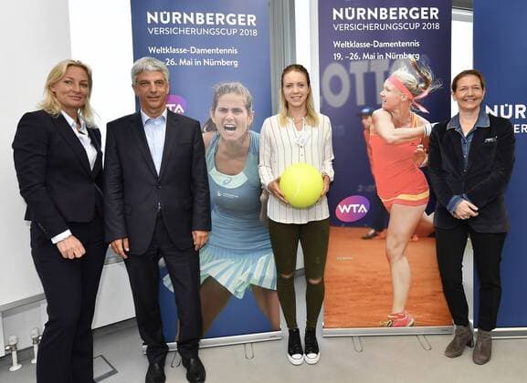 13.04.2018 - Tennis - WTA Tennis Damen Turnier NÜRNBERGER Versicherungscup 2018 - Pressetermin Pressekonferenz - Präsentation Spielerfeld - - von links : Barbara Rittner ( Turnierbotschafterin ) Dr. Armin Zitzmann ( Vorstandsvorsitzender NÜRNBERGER Versicherung ) Katharina Hobgarski Sandra Reichel ( Turnierdirektorin )