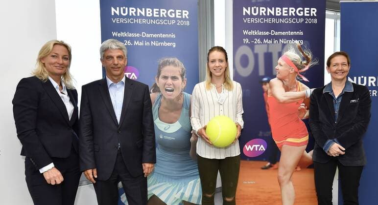 13.04.2018 - Tennis - WTA Tennis Damen Turnier NÜRNBERGER Versicherungscup 2018 - Pressetermin Pressekonferenz - Präsentation Spielerfeld - - von links : Barbara Rittner ( Turnierbotschafterin ) Dr. Armin Zitzmann ( Vorstandsvorsitzender NÜRNBERGER Versicherung ) Katharina Hobgarski Sandra Reichel ( Turnierdirektorin )